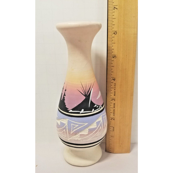 Navajo S.W. Native American Ceramic Vase 5.25 Inches Height - Picture 2 of 6